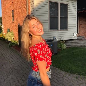 Meet your Posher, Mikayla